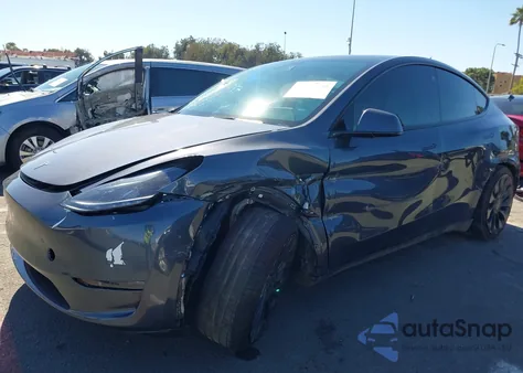 2022 Tesla Model Y Performance Dual Motor All-Wheel Drive z USA, uszkodzony, nr VIN 7SAYGDEF8NF398556